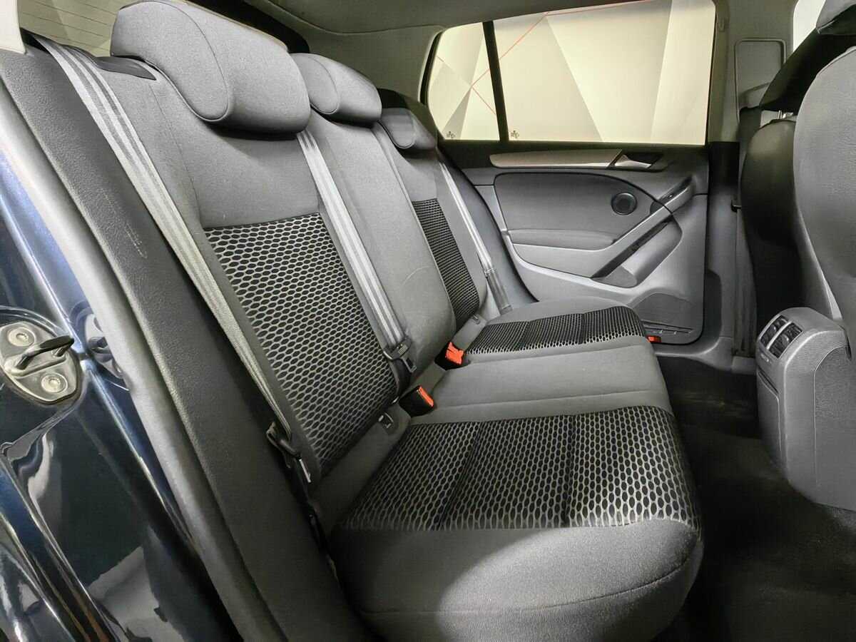 Volkswagen Golf с пробегом — 2012 год. Фото: #11