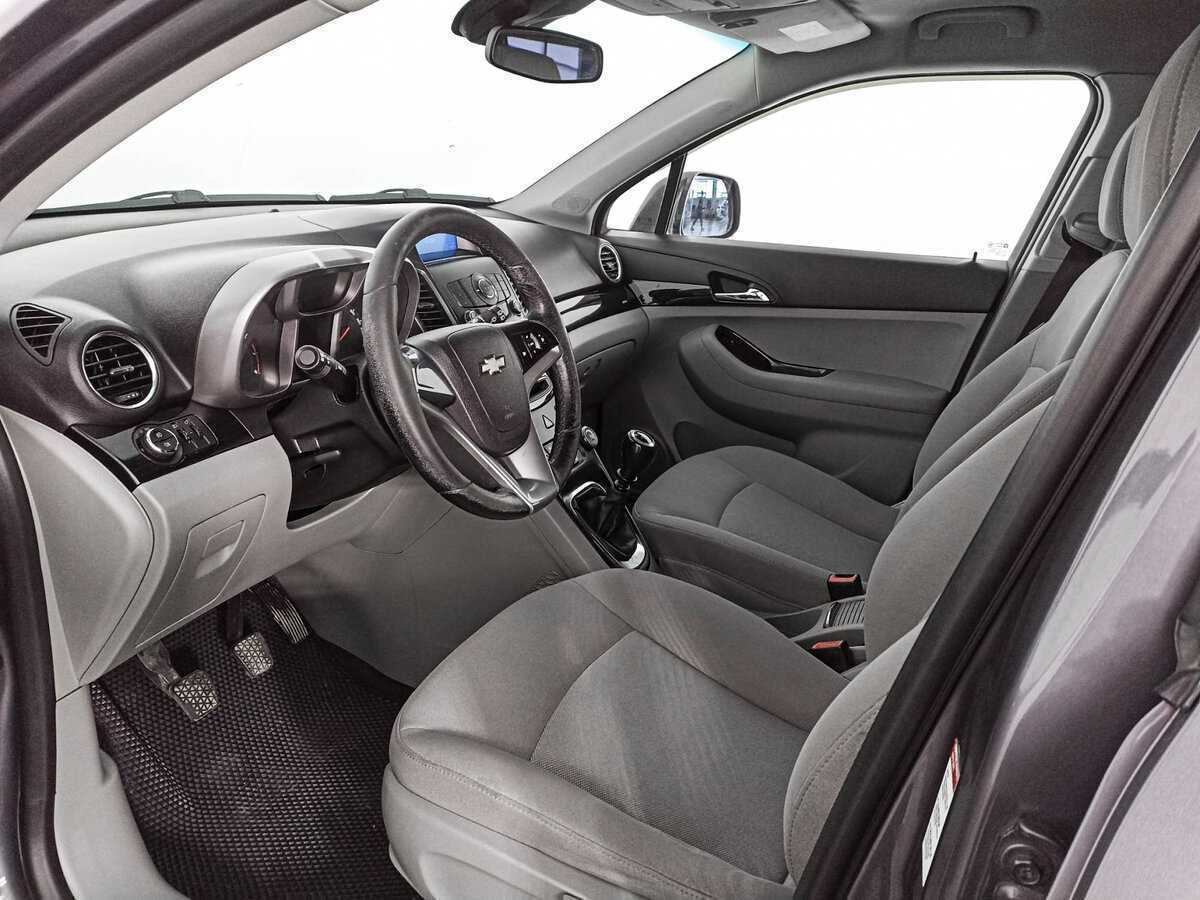 Chevrolet Orlando с пробегом — 2013 год. Фото: #13