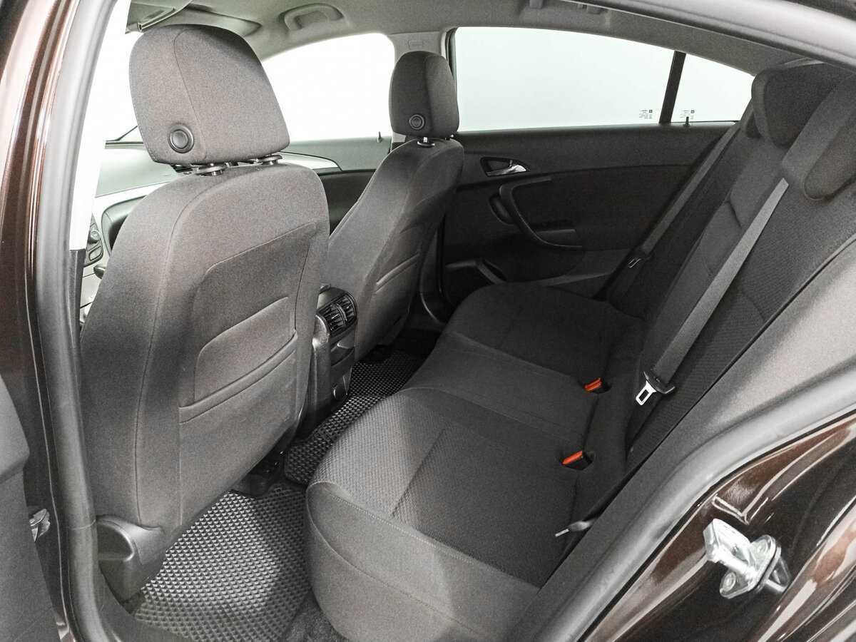 Opel Insignia с пробегом — 2014 год. Фото: #9