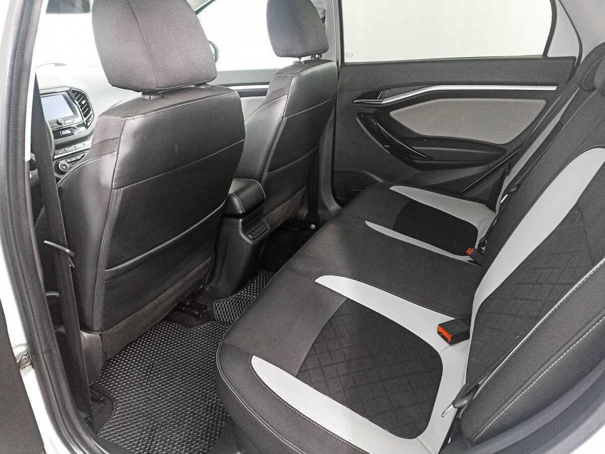 Lada (ВАЗ) Vesta с пробегом — 2017 год. Фото: #9