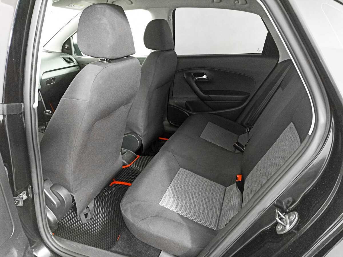 Volkswagen Polo с пробегом — 2012 год. Фото: #9