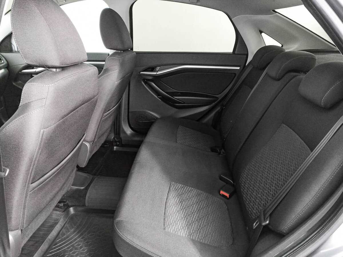 Lada (ВАЗ) Vesta с пробегом — 2017 год. Фото: #11