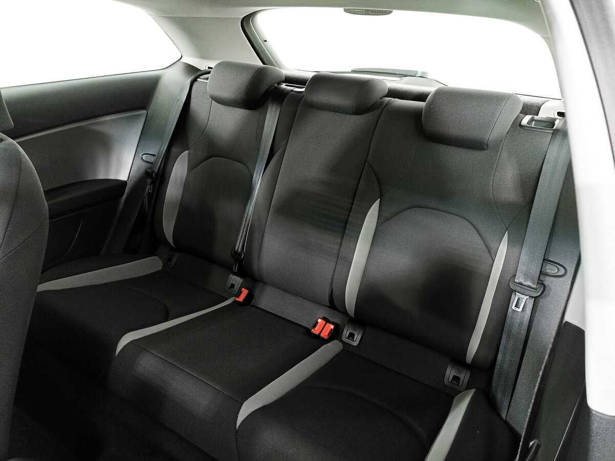 SEAT Leon с пробегом — 2014 год. Фото: #9