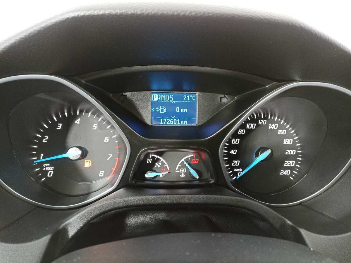 Ford Focus с пробегом — 2013 год. Фото: #10