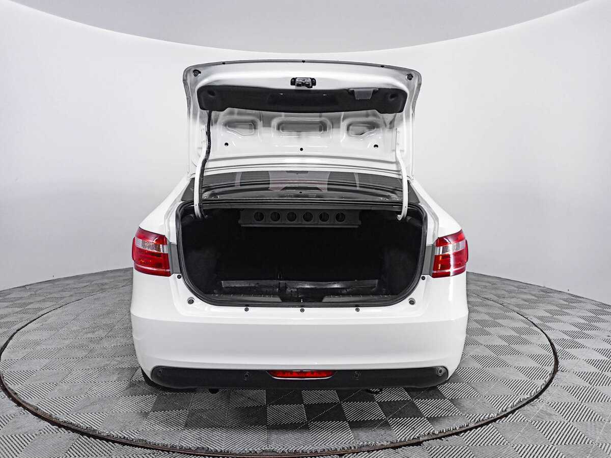 Lada (ВАЗ) Vesta с пробегом — 2017 год. Фото: #9