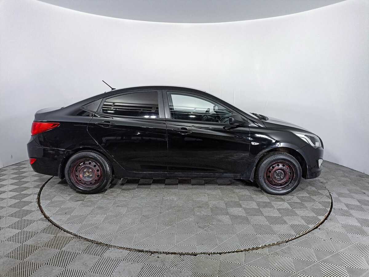 Hyundai Solaris с пробегом — 2015 год. Фото: #3