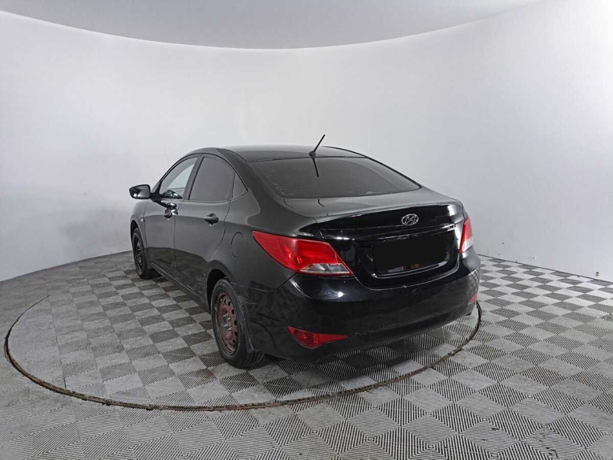 Hyundai Solaris с пробегом — 2015 год. Фото: #6