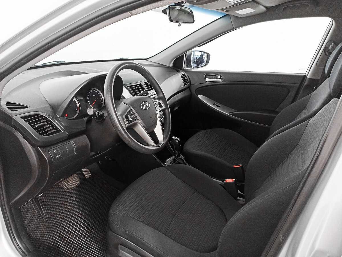 Hyundai Solaris с пробегом — 2015 год. Фото: #11