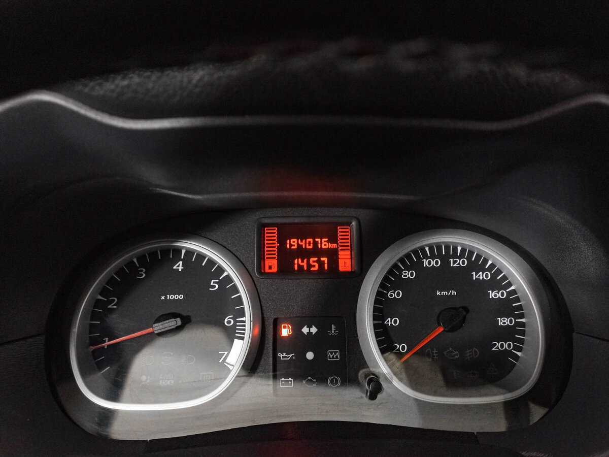 Renault Duster с пробегом — 2012 год. Фото: #10