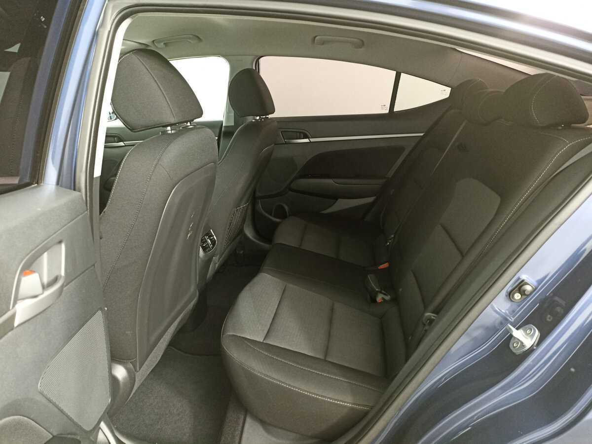 Hyundai Elantra с пробегом — 2018 год. Фото: #9