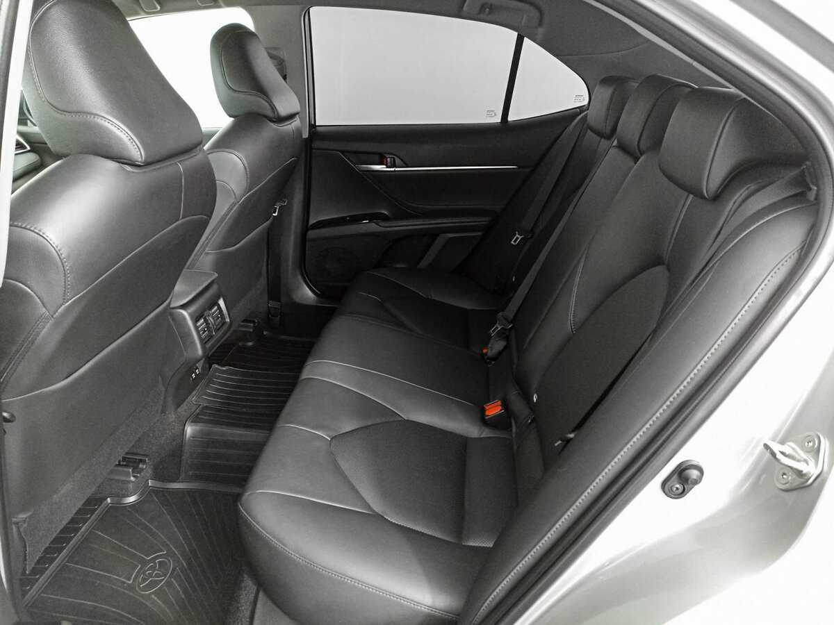 Toyota Camry с пробегом — 2019 год. Фото: #7