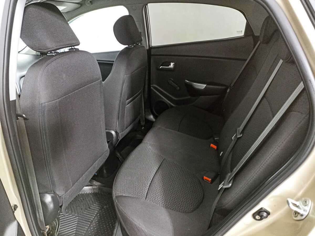 Kia Rio с пробегом — 2014 год. Фото: #9