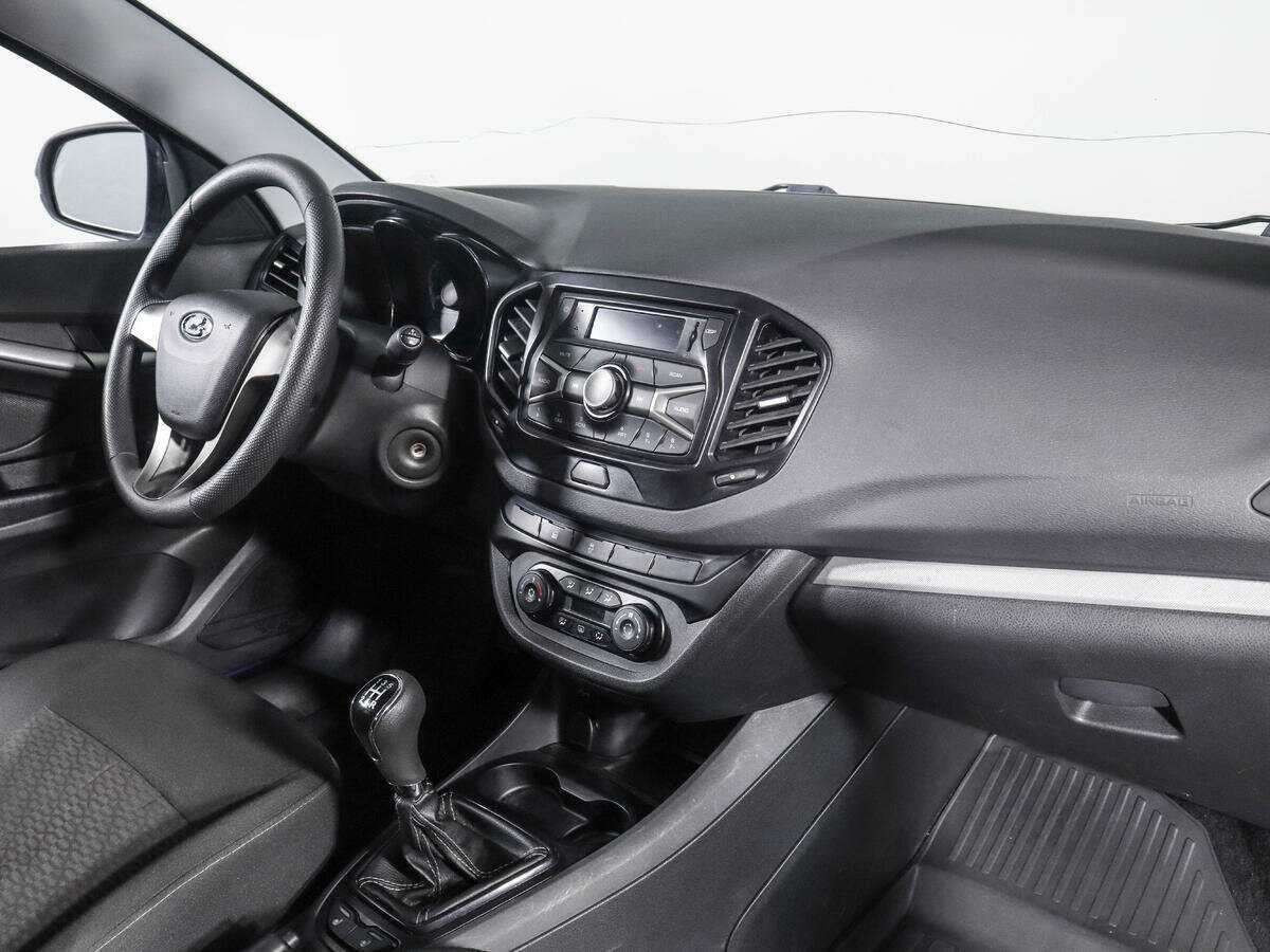 Lada (ВАЗ) Vesta с пробегом — 2016 год. Фото: #8