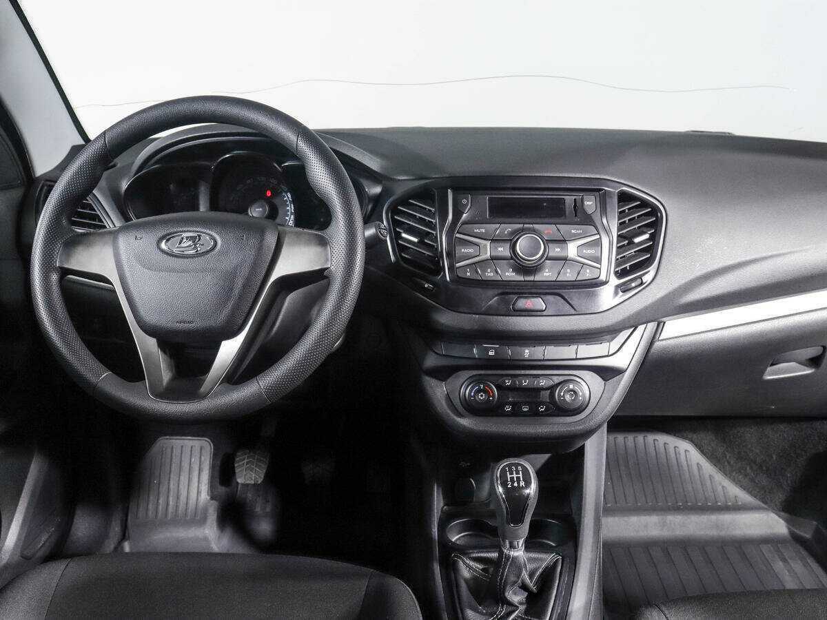 Lada (ВАЗ) Vesta с пробегом — 2016 год. Фото: #11