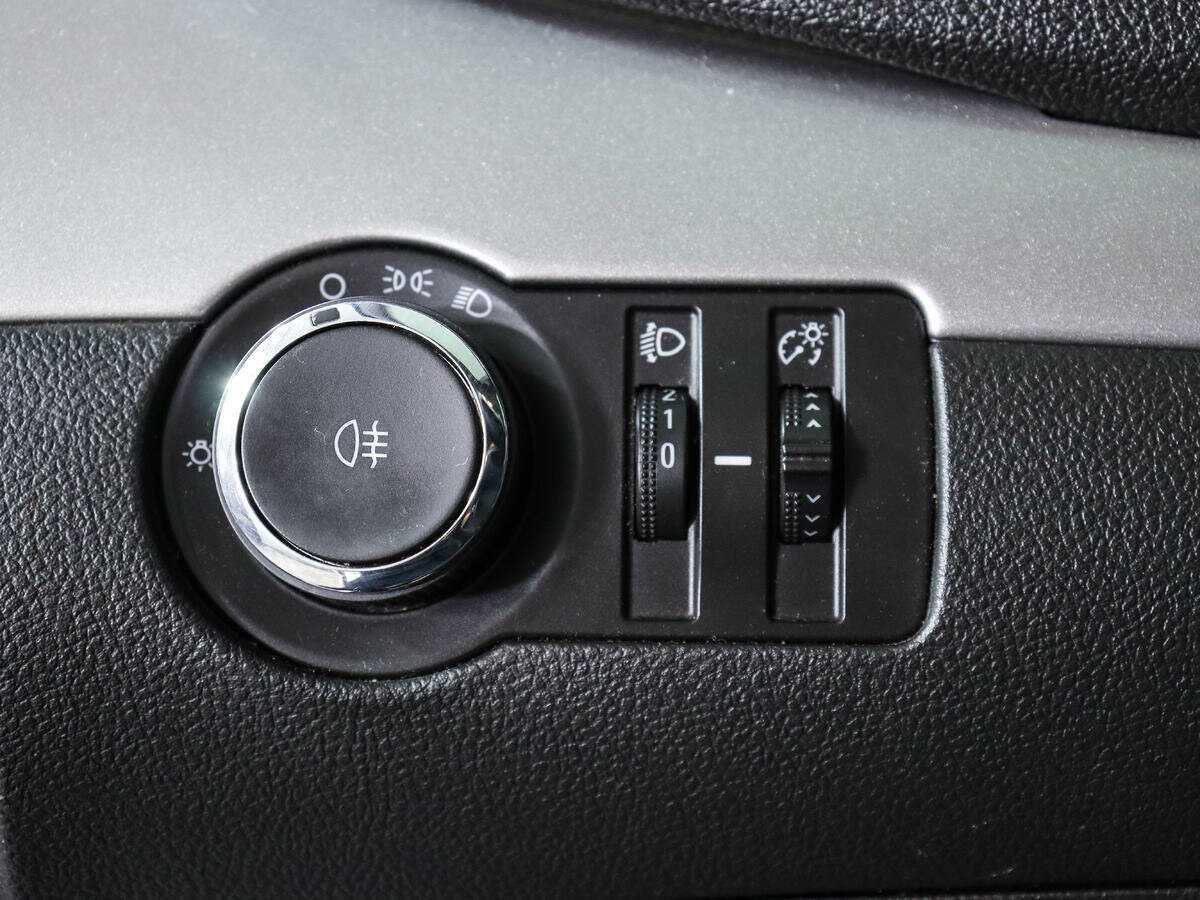 Opel Mokka с пробегом — 2012 год. Фото: #12