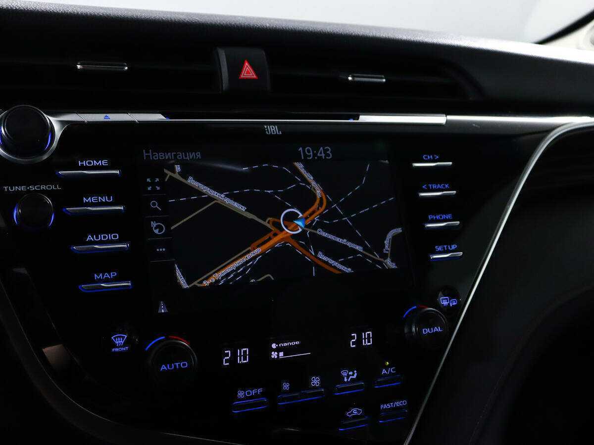 Toyota Camry с пробегом — 2018 год. Фото: #13