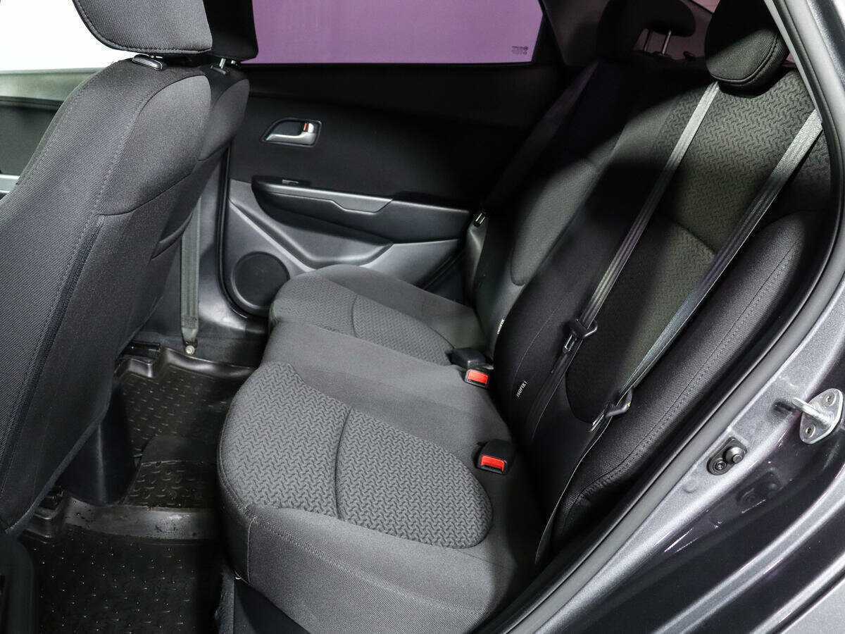 Kia Rio с пробегом — 2013 год. Фото: #7