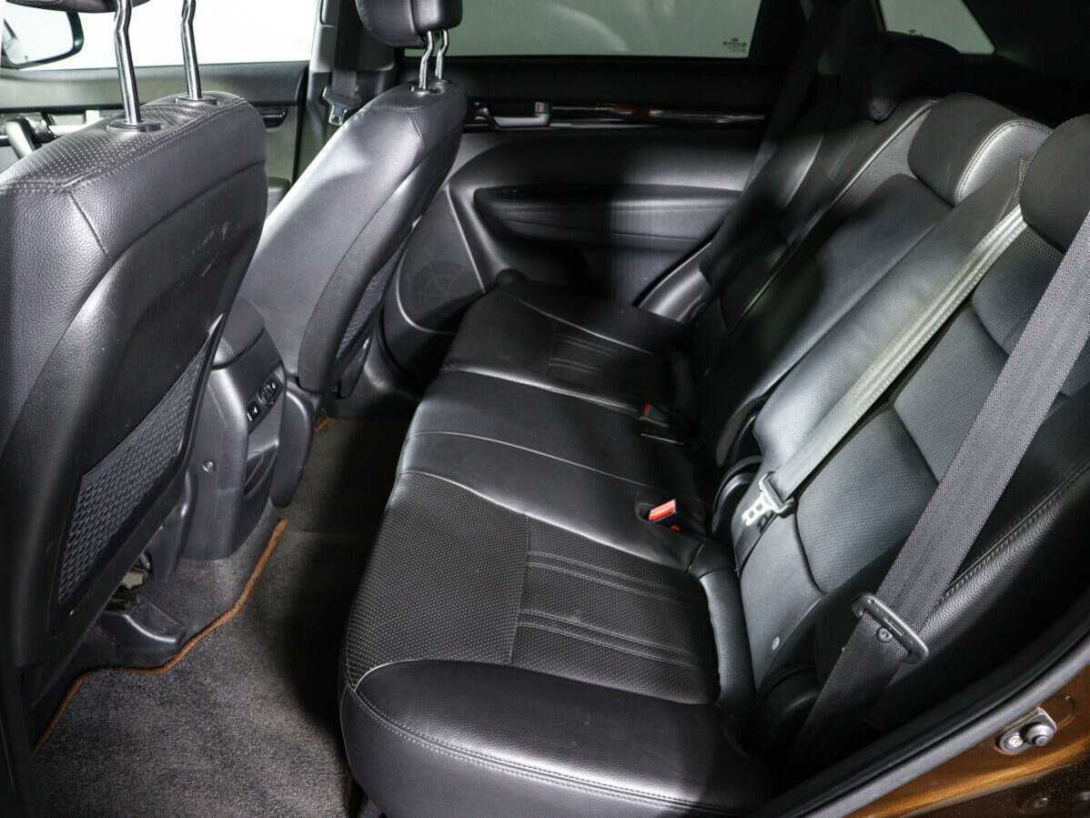 Kia Sorento с пробегом — 2014 год. Фото: #9