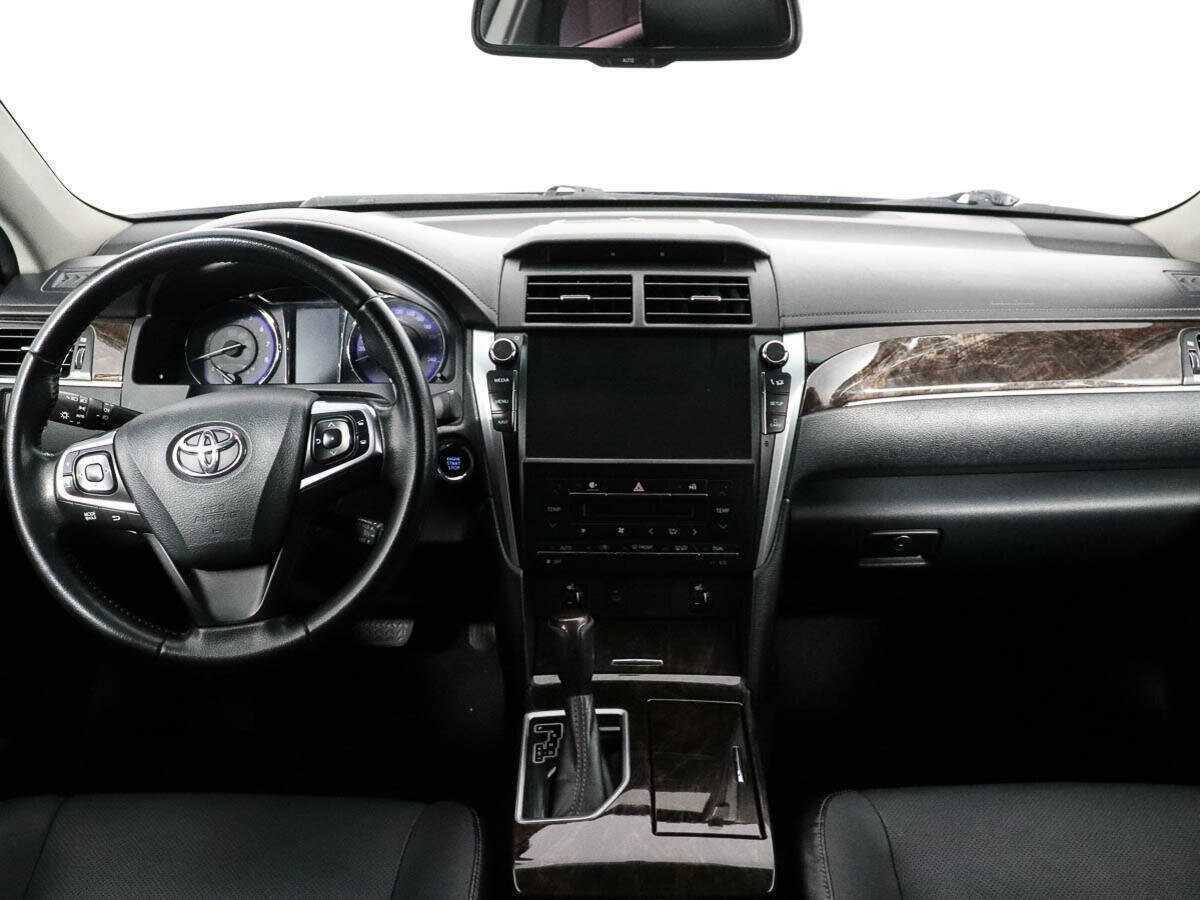 Toyota Camry с пробегом — 2017 год. Фото: #12