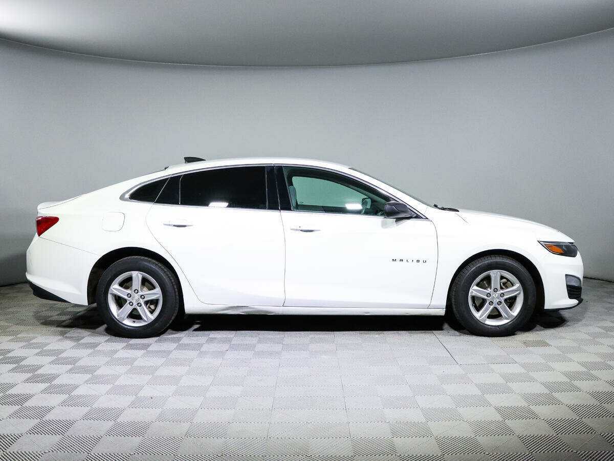 Chevrolet Malibu с пробегом — 2019 год. Фото: #3