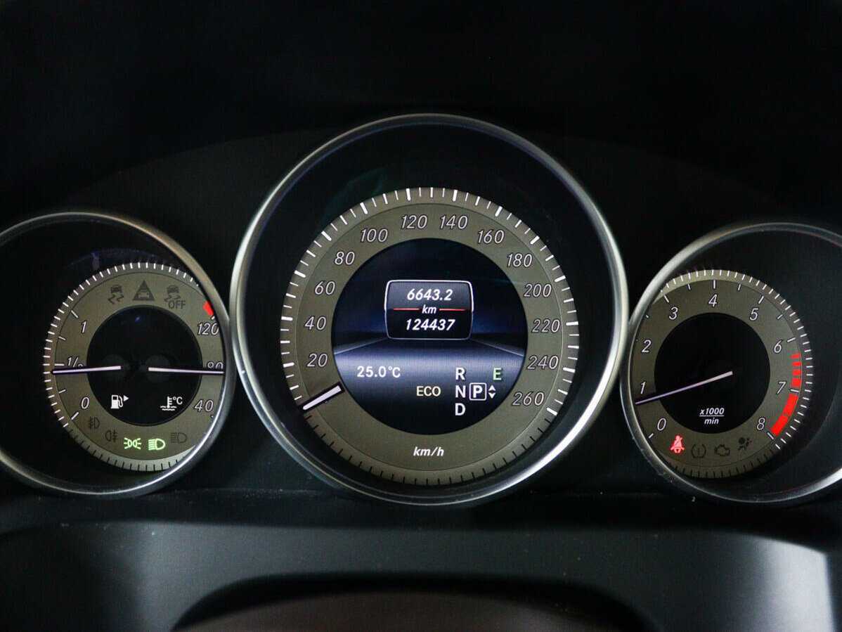 Mercedes-Benz E-Класс с пробегом — 2013 год. Фото: #8