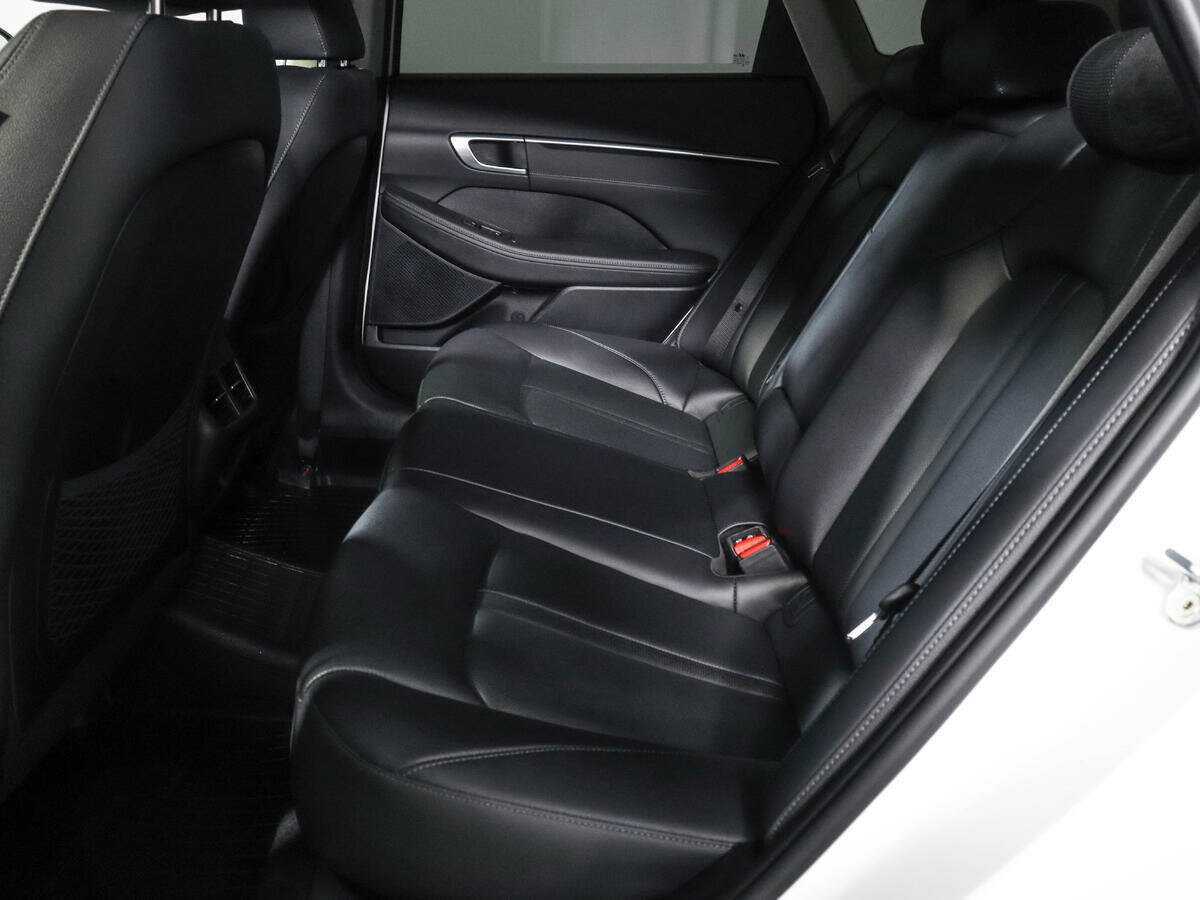 Hyundai Sonata с пробегом — 2021 год. Фото: #7