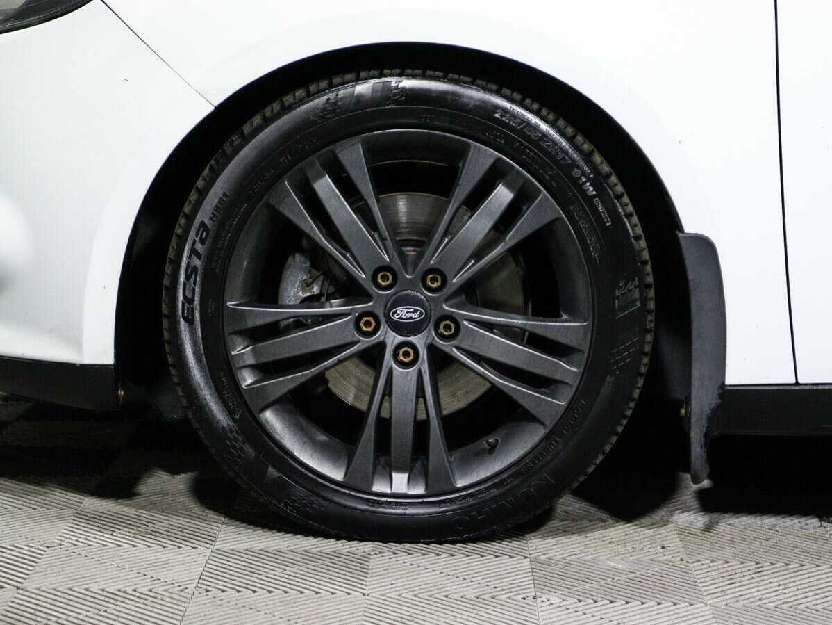 Ford Focus с пробегом — 2013 год. Фото: #12