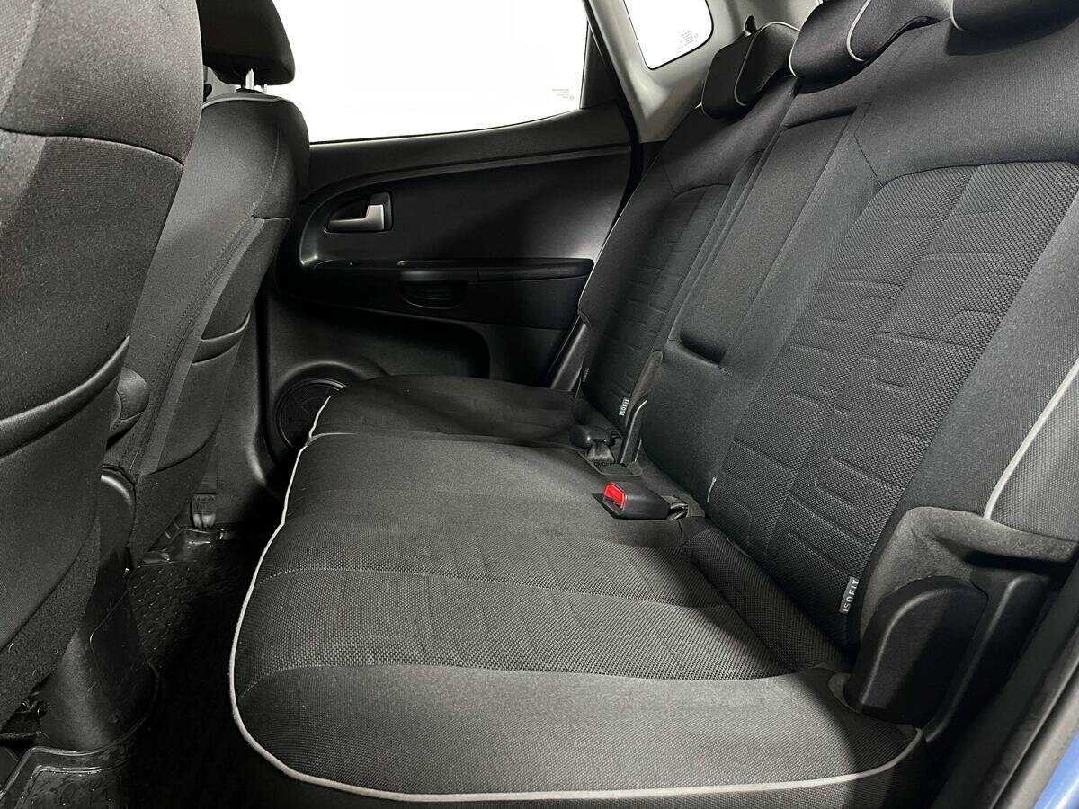 Kia Venga с пробегом — 2013 год. Фото: #9