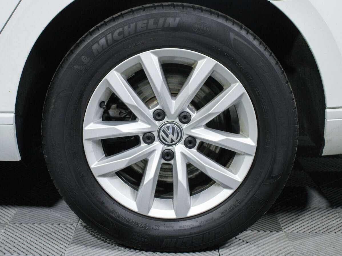 Volkswagen Passat с пробегом — 2018 год. Фото: #19