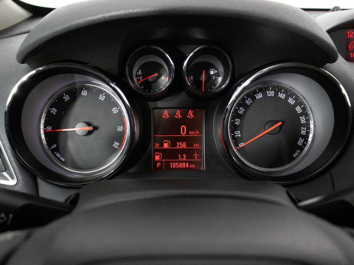 Opel Mokka с пробегом — 2013 год. Фото: #11