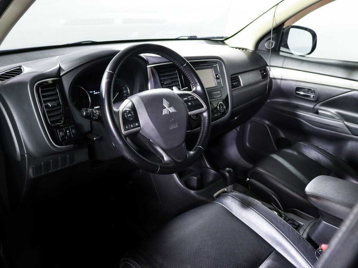 Mitsubishi Outlander с пробегом — 2013 год. Фото: #11