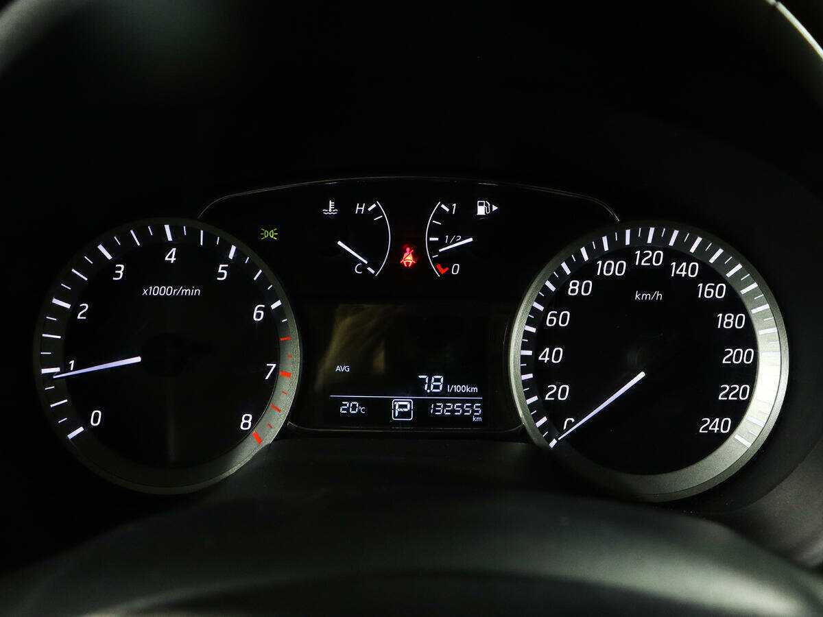 Nissan Sentra с пробегом — 2015 год. Фото: #10