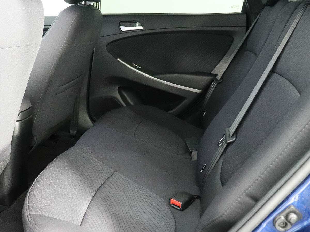 Hyundai Solaris с пробегом — 2015 год. Фото: #10