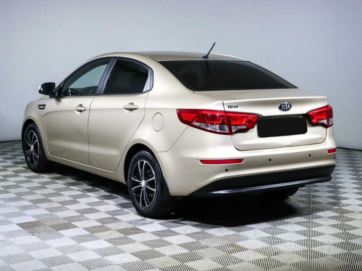 Kia Rio с пробегом — 2015 год. Фото: #6