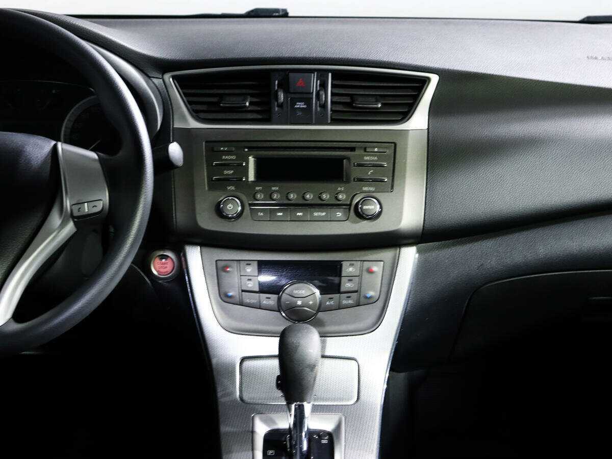 Nissan Sentra с пробегом — 2015 год. Фото: #10