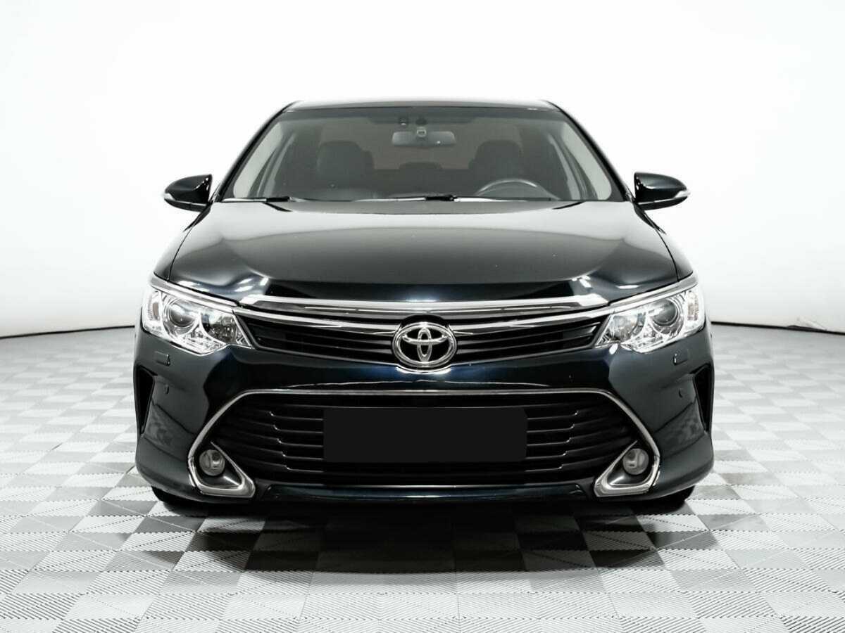 Toyota Camry с пробегом — 2016 год. Фото: #1