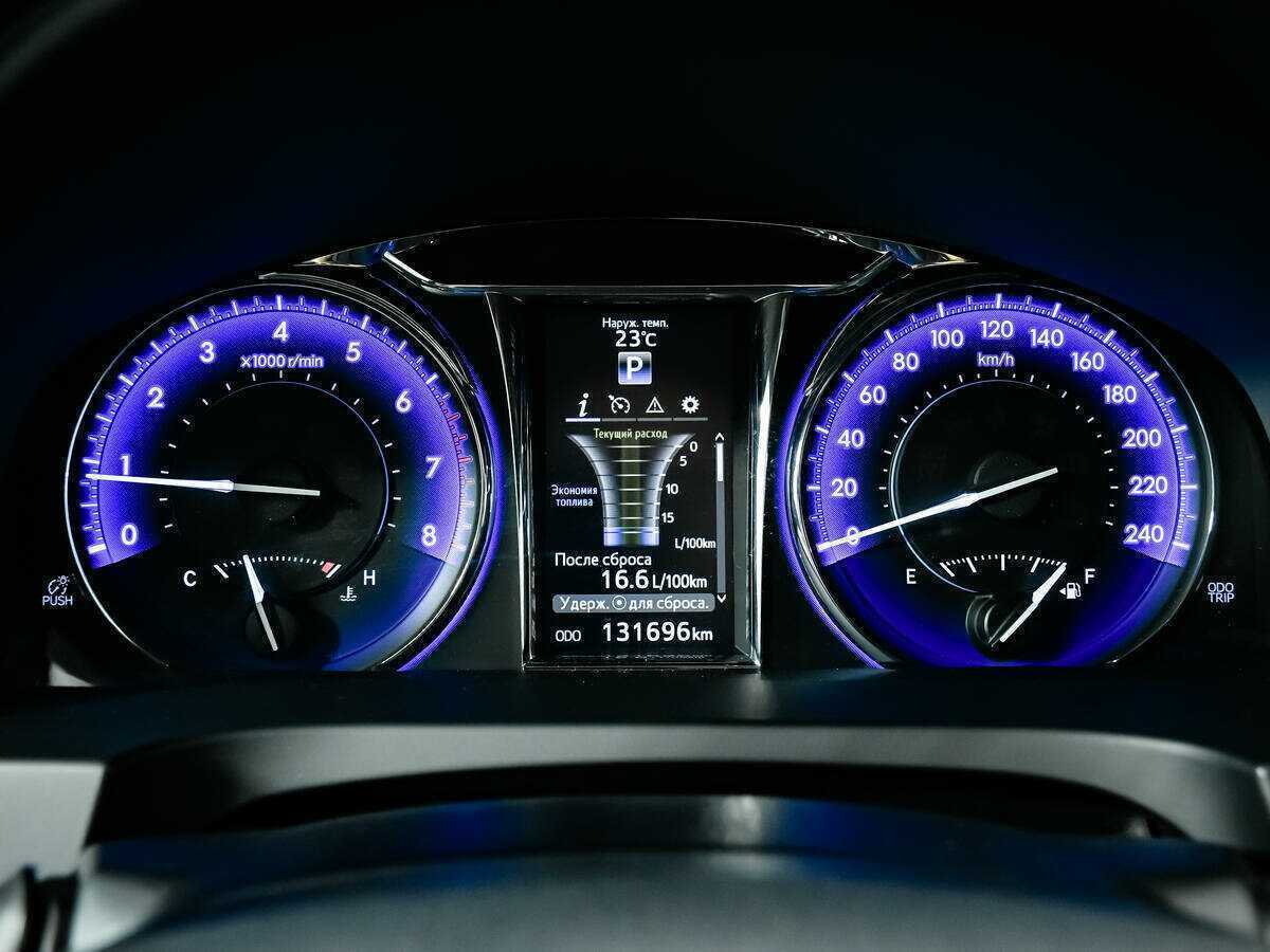 Toyota Camry с пробегом — 2016 год. Фото: #8