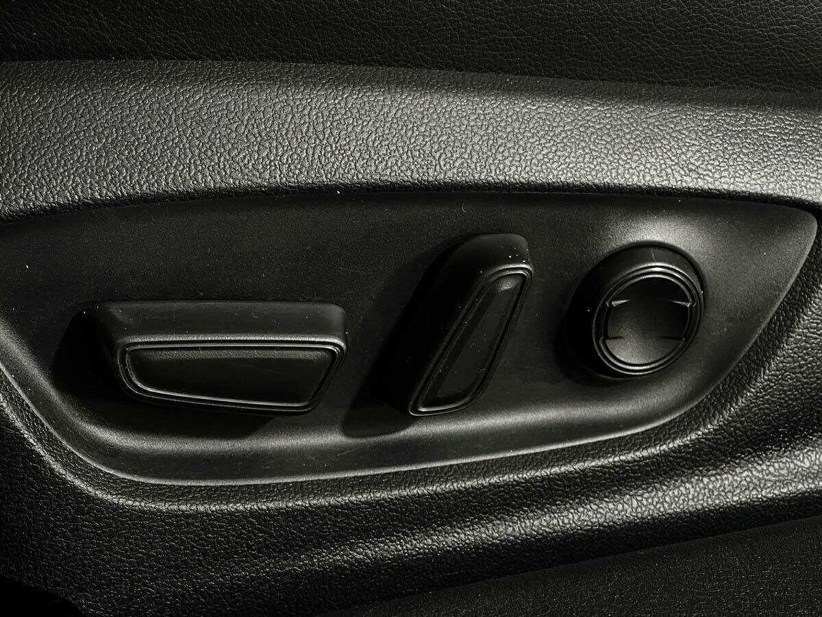 Toyota Camry с пробегом — 2018 год. Фото: #13