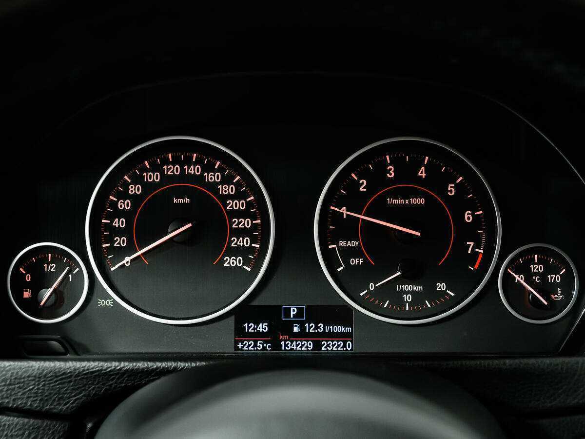 BMW 3 серии с пробегом — 2018 год. Фото: #9