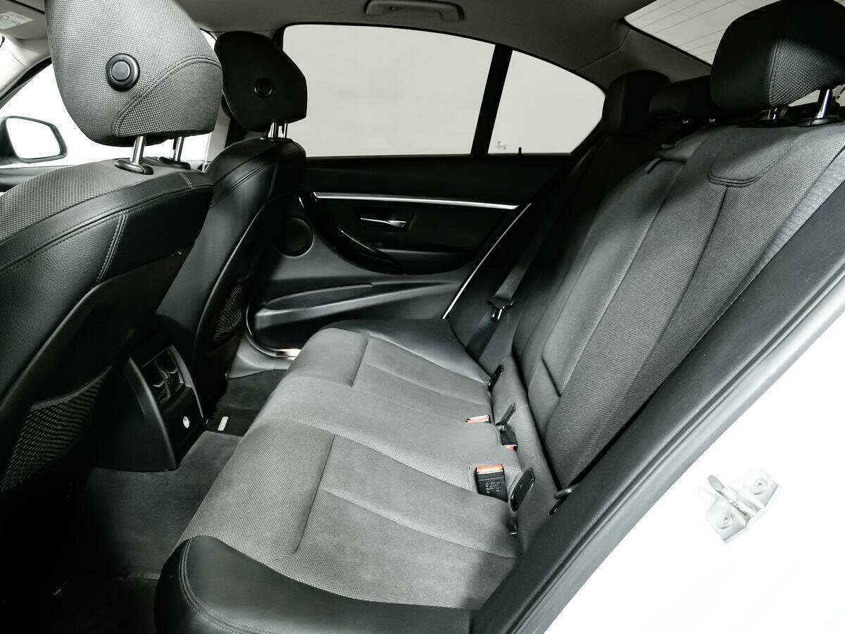 BMW 3 серии с пробегом — 2016 год. Фото: #11