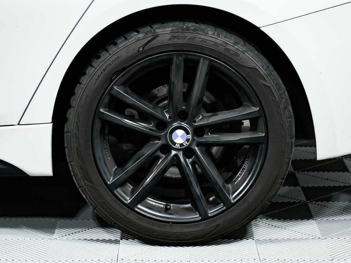 BMW 3 серии с пробегом — 2016 год. Фото: #13