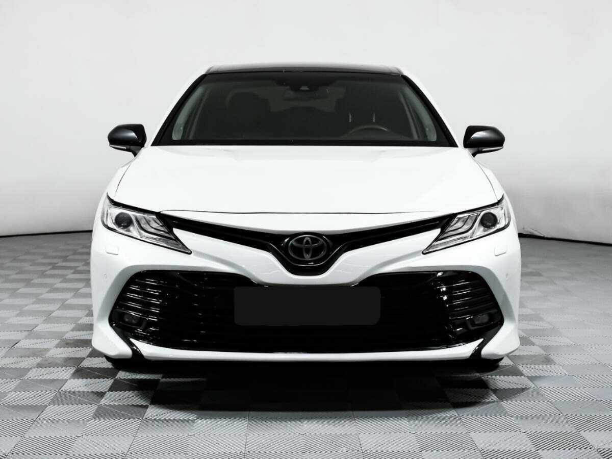 Toyota Camry с пробегом — 2019 год. Фото: #1
