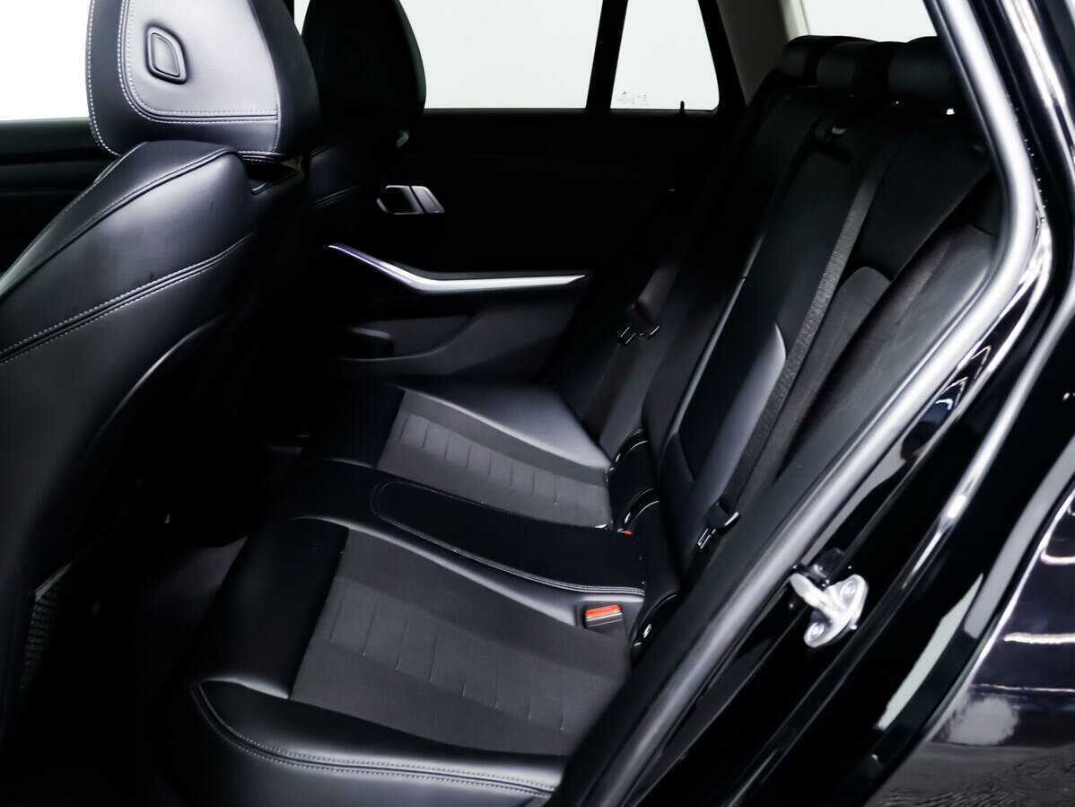 BMW 3 серии с пробегом — 2019 год. Фото: #11