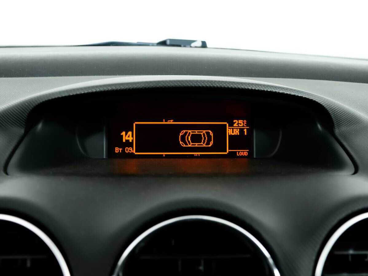 Peugeot 308 с пробегом — 2012 год. Фото: #18