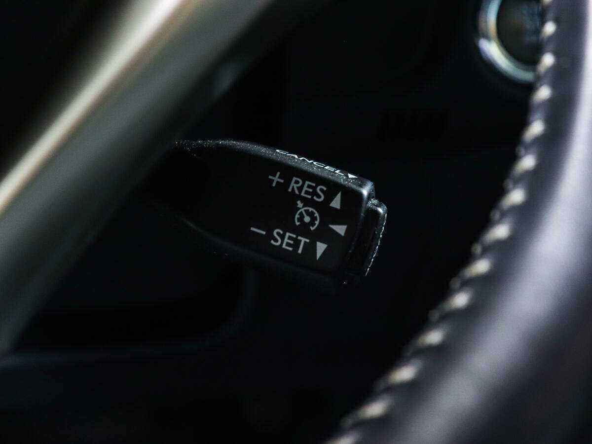 Lexus ES с пробегом — 2014 год. Фото: #16