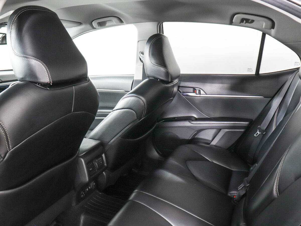Toyota Camry с пробегом — 2019 год. Фото: #11