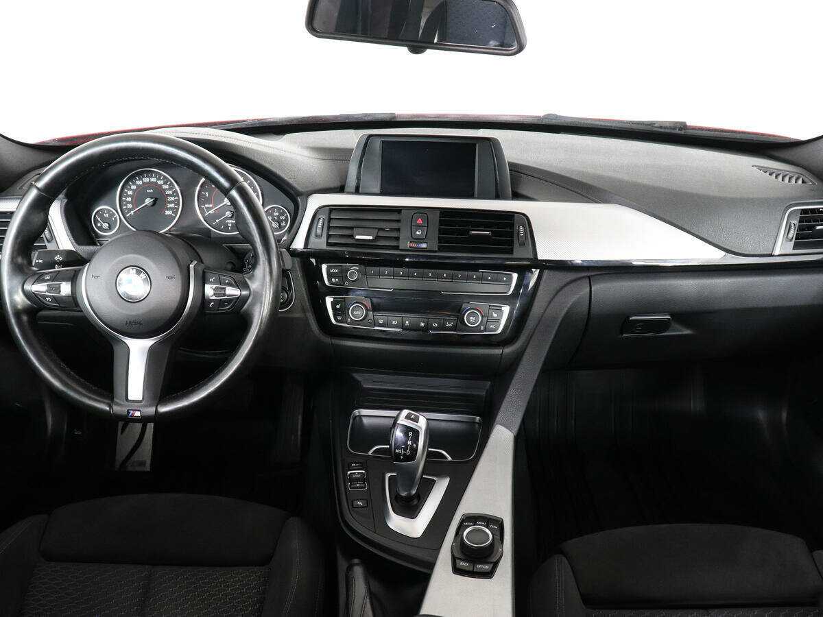 BMW 3 серии с пробегом — 2018 год. Фото: #10