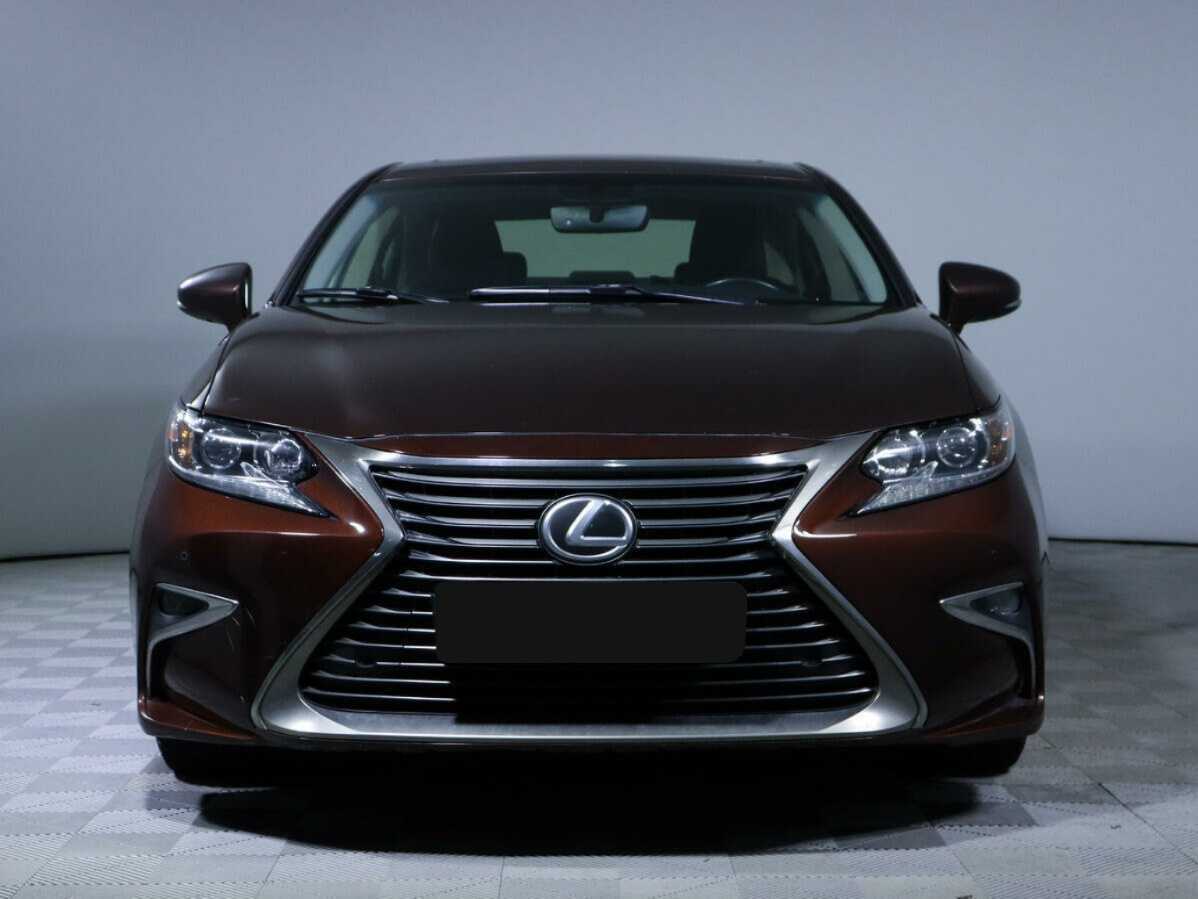 Lexus ES с пробегом — 2016 год. Фото: #1