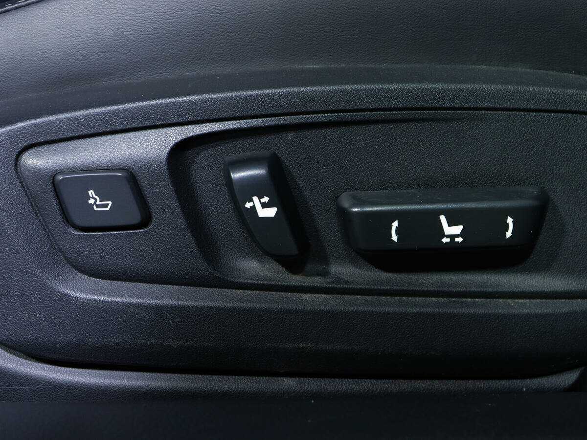 Lexus ES с пробегом — 2016 год. Фото: #16