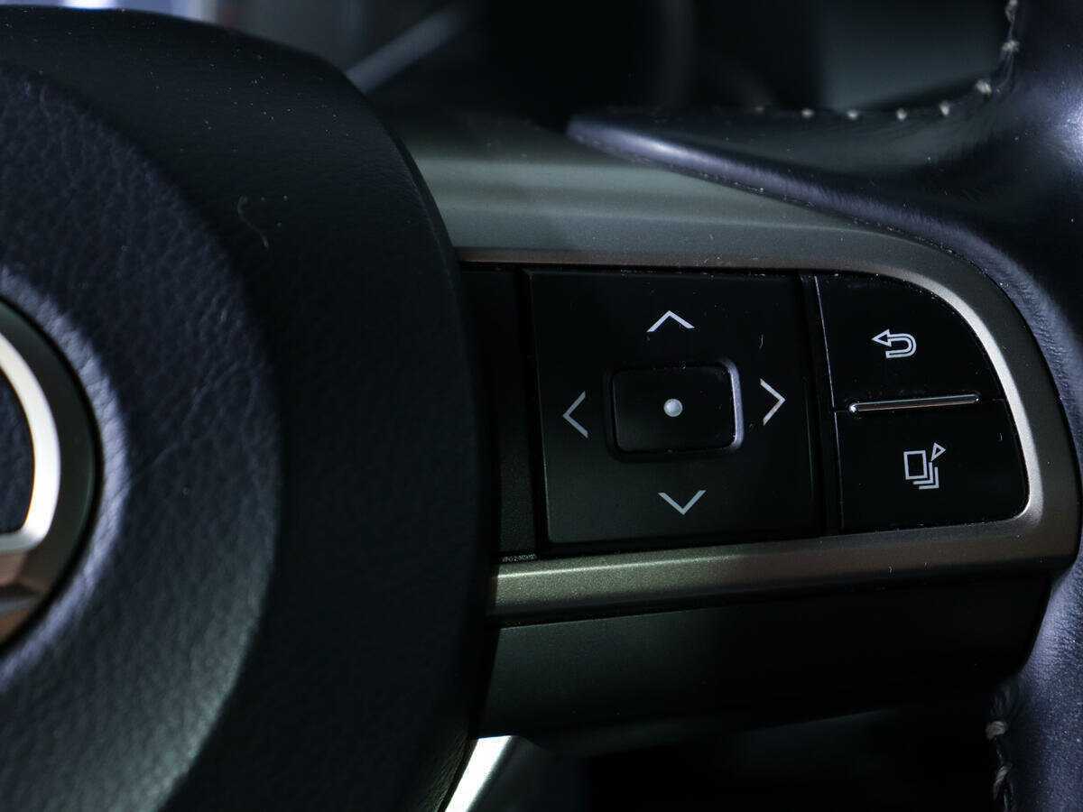 Lexus ES с пробегом — 2016 год. Фото: #21